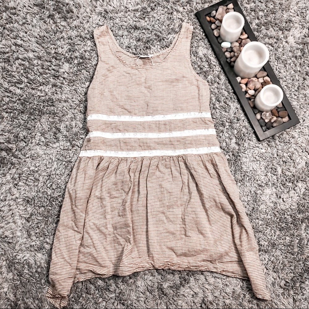 Simply Noelle Tank 🌼 3 for 10 - Picture 1 of 3